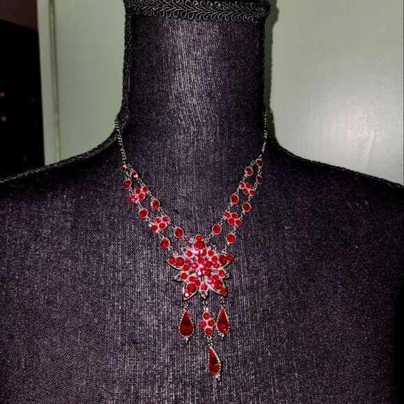 Modern P.O.F.J. Silver Tone Red Rhinestone Flower Dangle Necklace - Picture 6 of 12